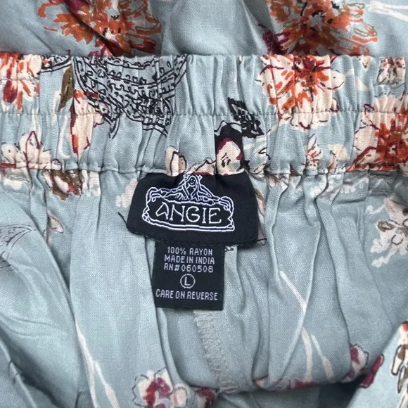 Floral Bohemian Shorts - Picture 4 of 8